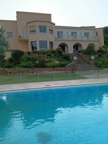 Vente Maison 9 pièces 317 m2 à Calvi