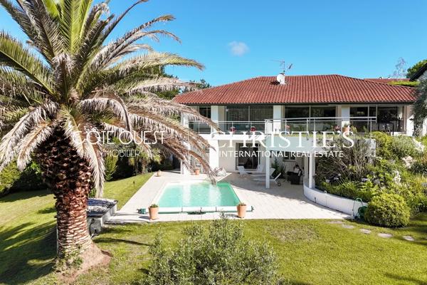 À vendre Urrugne – Villa de 238 m² avec piscine