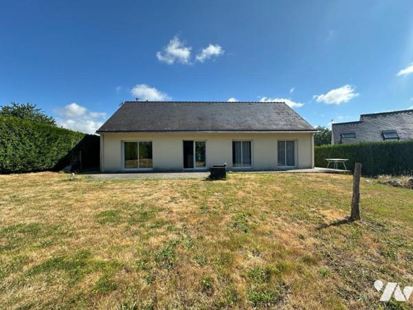 PROCHE VANNES : MAISON DE PLAIN PIED SUR JARDIN CLOS