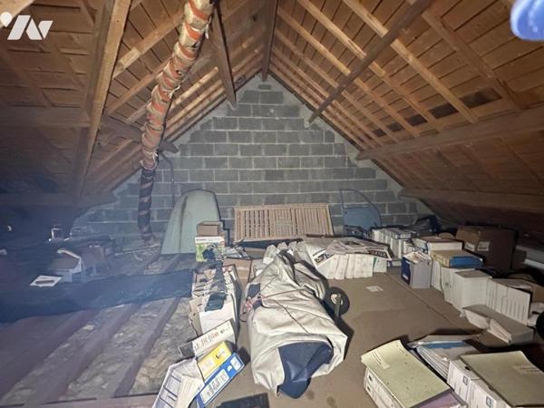 PROCHE VANNES : MAISON DE PLAIN PIED SUR JARDIN CLOS