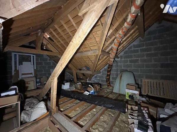 PROCHE VANNES : MAISON DE PLAIN PIED SUR JARDIN CLOS