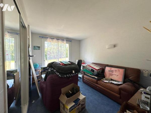 PROCHE VANNES : MAISON DE PLAIN PIED SUR JARDIN CLOS