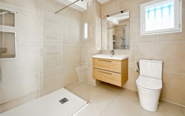 Maison à vendre    7 pièces • 190 m2 Portiragnes