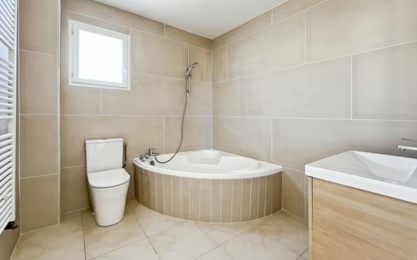 Maison à vendre    7 pièces • 190 m2 Portiragnes