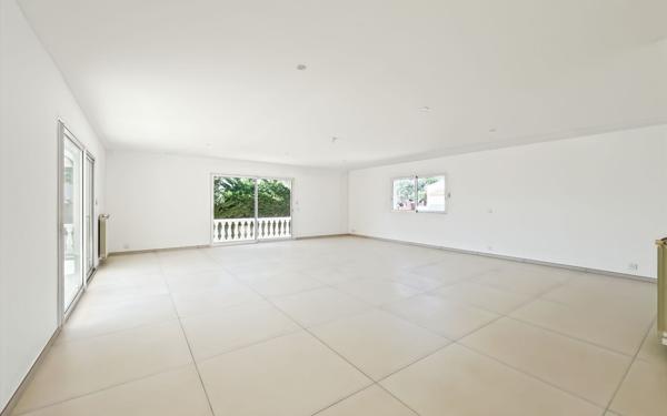 Maison à vendre    7 pièces • 190 m2 Portiragnes