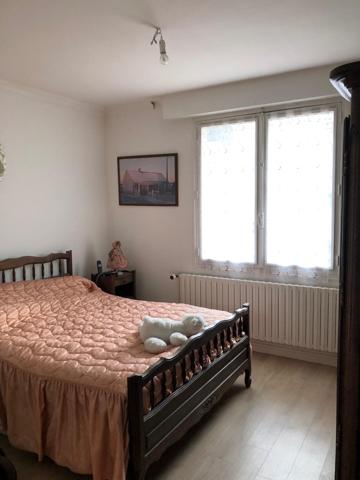 Appartement rez-de-chaussée 2 chambres avec garage, rive droite St Pavin