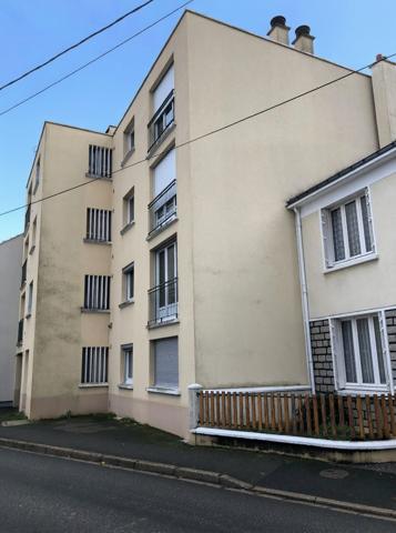 Appartement rez-de-chaussée 2 chambres avec garage, rive droite St Pavin