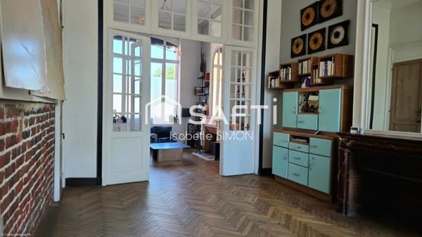 Charme, élégance et confort réunis dans un secteur recherché.