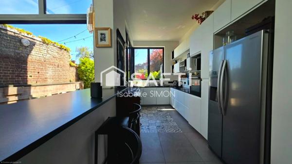 Charme, élégance et confort réunis dans un secteur recherché.