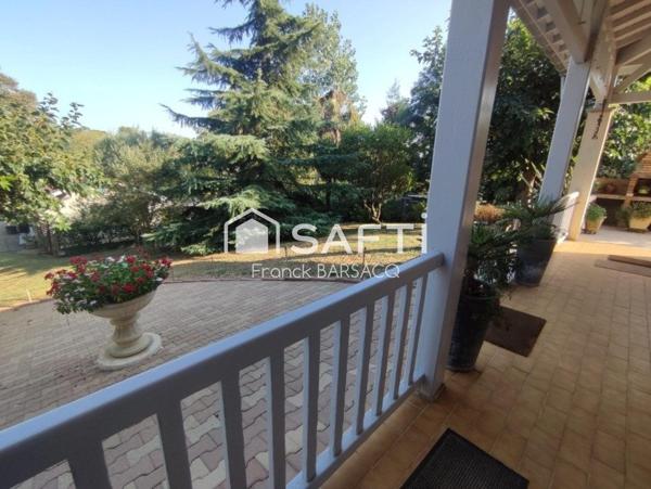 BELLE VILLA  AVEC JARDIN  ET  GARAGE INDEPENDANT