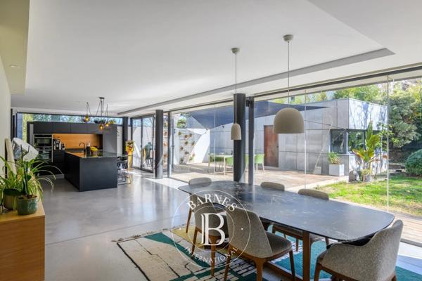 Marseille 12ème, Maison 4 Chambres -  233 m² à vendre
