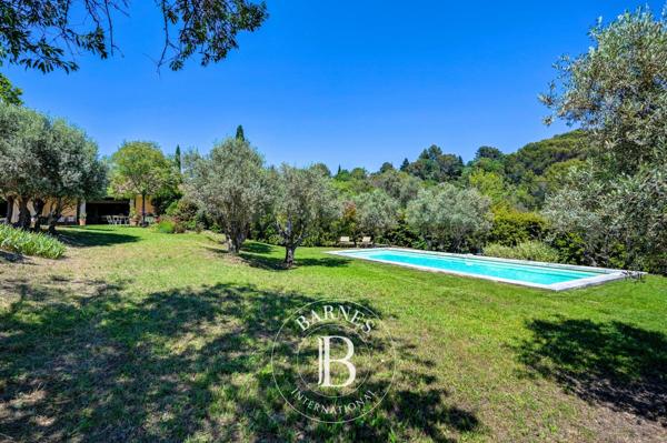 Aix-en-Provence, Maison 5 Chambres -  253 m² à vendre
