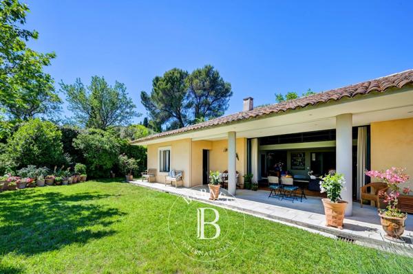 Aix-en-Provence, Maison 5 Chambres -  253 m² à vendre