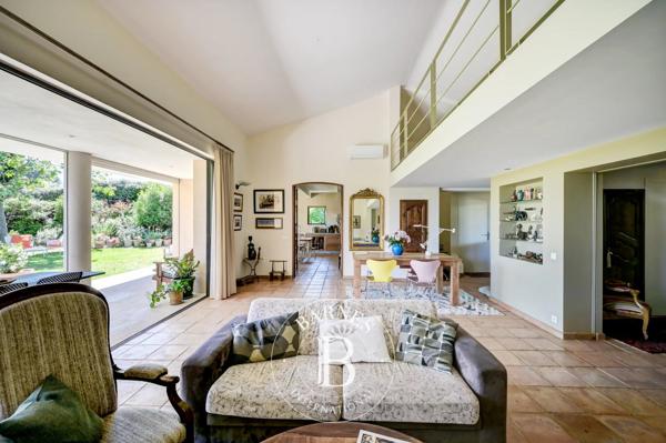 Aix-en-Provence, Maison 5 Chambres -  253 m² à vendre