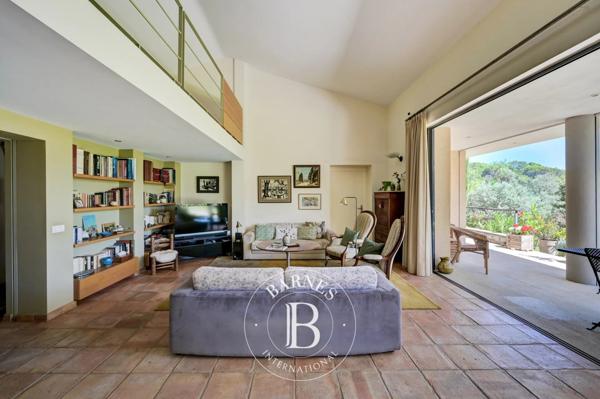 Aix-en-Provence, Maison 5 Chambres -  253 m² à vendre
