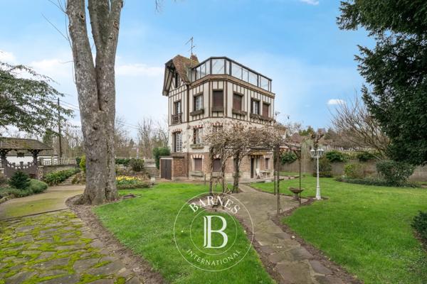 Saint-Maur-des-Fossés, Maison 4 Chambres -  304 m² à vendre
