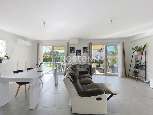 CUCURON Maison idéalement située avec piscine et commodités