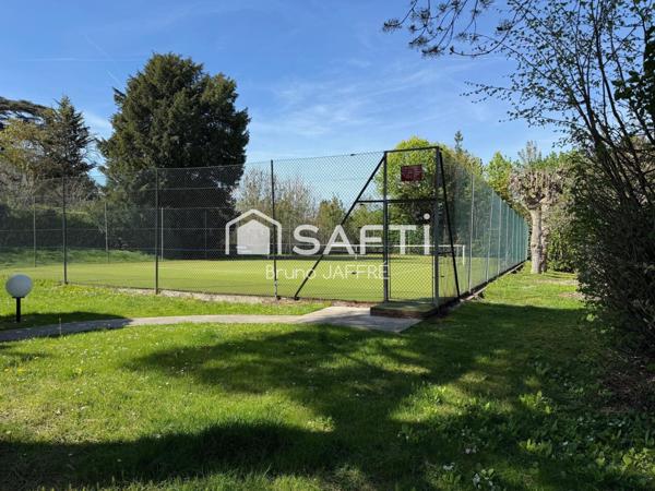 Sèvres T2 2è étage, 59m², balcon 14m², cave et parking