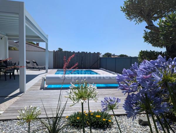 ROYAN – MAISON CONTEMPORAINE AVEC PISCINE ET VUE DÉGAGÉE