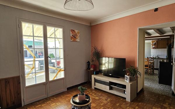 Maison à vendre    3 pièces •  La Roche-Rigault