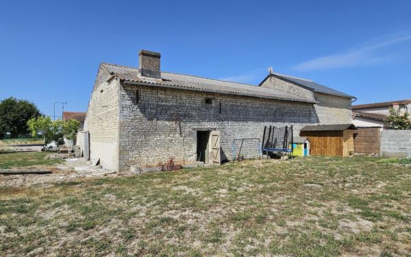 Maison à vendre    3 pièces •  La Roche-Rigault