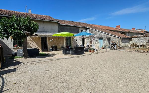 Maison à vendre    3 pièces •  La Roche-Rigault