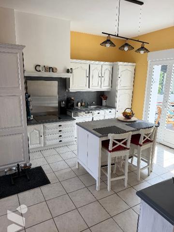 A VENDRE MAISON AVEC VERANDA, CARPORT ET GRAND JARDIN CLOTURE
A FAYET
