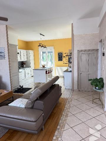 A VENDRE MAISON AVEC VERANDA, CARPORT ET GRAND JARDIN CLOTURE
A FAYET