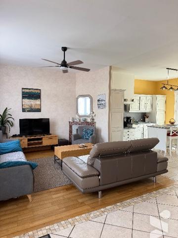 A VENDRE MAISON AVEC VERANDA, CARPORT ET GRAND JARDIN CLOTURE
A FAYET