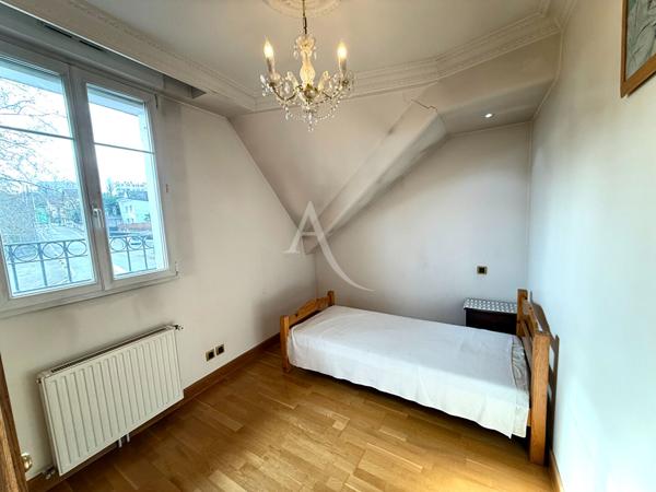 VILLEMOMBLE, Maison, 10 pièces, 139m2