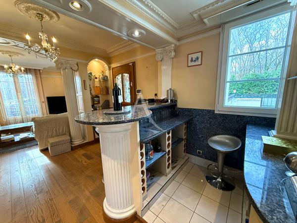 VILLEMOMBLE, Maison, 10 pièces, 139m2