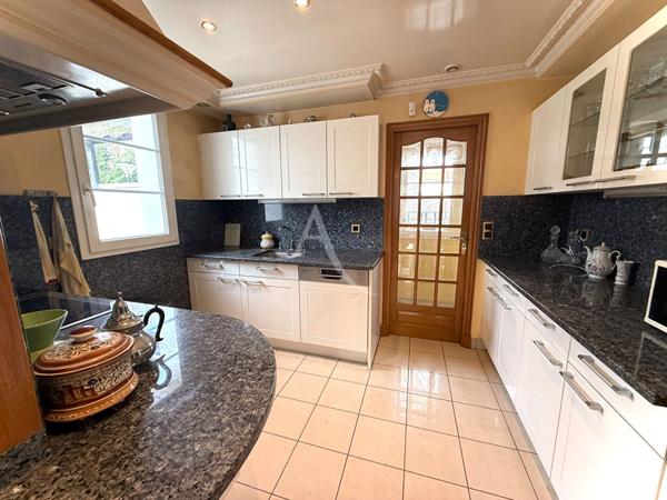 VILLEMOMBLE, Maison, 10 pièces, 139m2