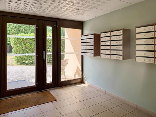 Acheter un appartement T2 à Arcachon à proximité de la plage Pereire avec terrasses et parking privé.