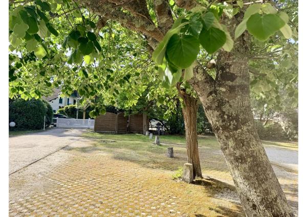 Acheter un appartement T2 à Arcachon à proximité de la plage Pereire avec terrasses et parking privé.