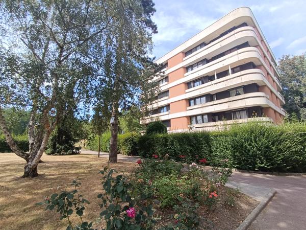 Appartement
         4 pièces
        - 85 m² Exclusivité 194 000 € *