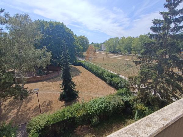 Appartement
         4 pièces
        - 85 m² Exclusivité 194 000 € *