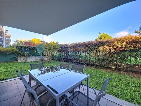 Rez de jardin
                                                                                                                                                                                                                                                                                                                        3 pièce(s)                                                                                                                                                                                                          2 chambre(s)                                                                                                                                                                                                          67  m²
