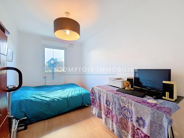 Rez de jardin
                                                                                                                                                                                                                                                                                                                        3 pièce(s)                                                                                                                                                                                                          2 chambre(s)                                                                                                                                                                                                          67  m²