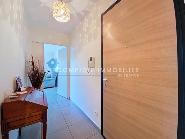 Rez de jardin
                                                                                                                                                                                                                                                                                                                        3 pièce(s)                                                                                                                                                                                                          2 chambre(s)                                                                                                                                                                                                          67  m²