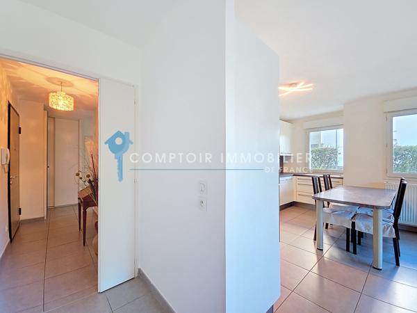 Rez de jardin
                                                                                                                                                                                                                                                                                                                        3 pièce(s)                                                                                                                                                                                                          2 chambre(s)                                                                                                                                                                                                          67  m²