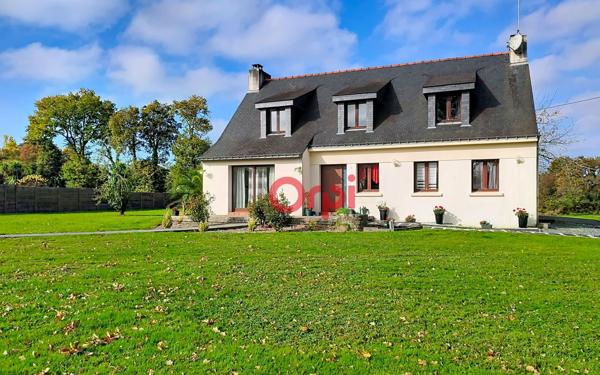 Maison à vendre    6 pièces •  Saint-Guyomard