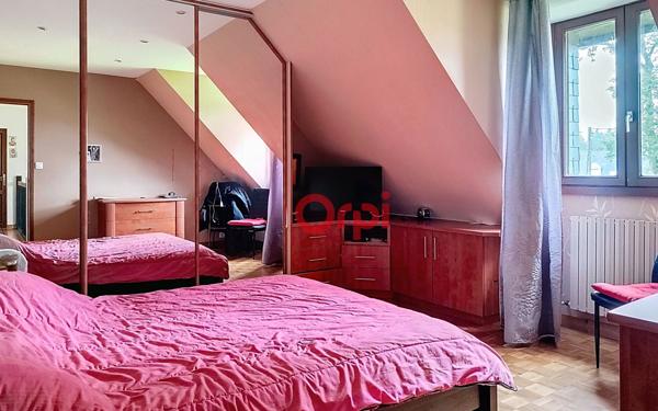 Maison à vendre    6 pièces •  Saint-Guyomard