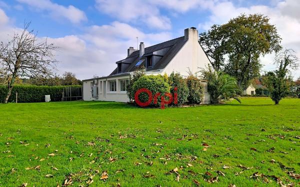 Maison à vendre    6 pièces •  Saint-Guyomard