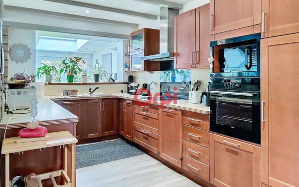 Maison à vendre    6 pièces •  Saint-Guyomard