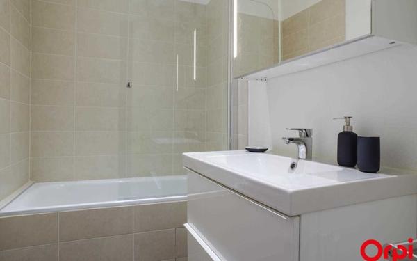 Appartement à louer    2 pièces • 65,01 m2 Lyon 6