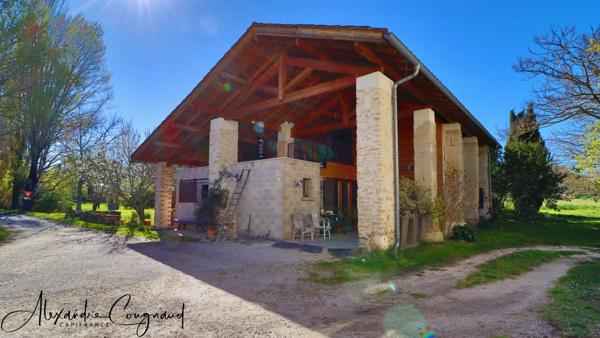 A vendre MONTEGUT LAURAGAIS (31) - Grange rénovée de 130 m², 4 chambres, piscine et terrain de 5 500 m²