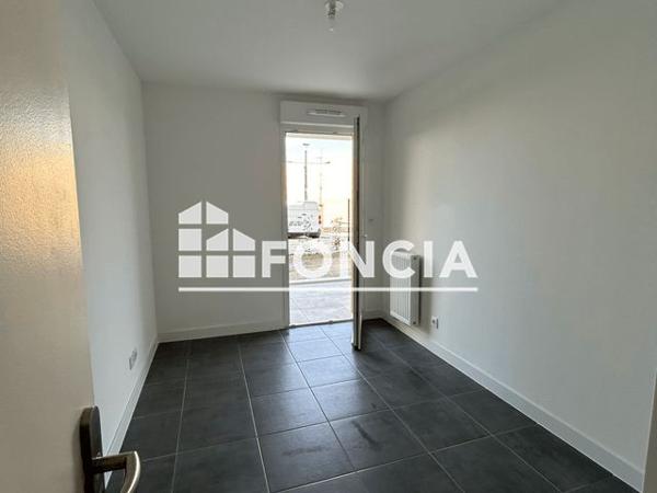 Location Appartement 3 pièces 63.3 m² - MONTAGNE DES CHEVRES Villeneuve Les Avignon 30400