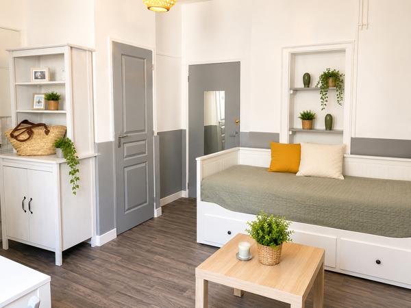 STUDIO meublé idéal investissement étudiant- quartier Victoire-BORDEAUX