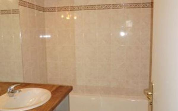 Appartement à louer    3 pièces • 66,66 m2 Rillieux-la-Pape