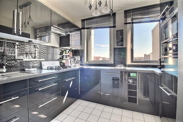 Appartement Meublé à Courbevoie 4 pièces 91.76 m2